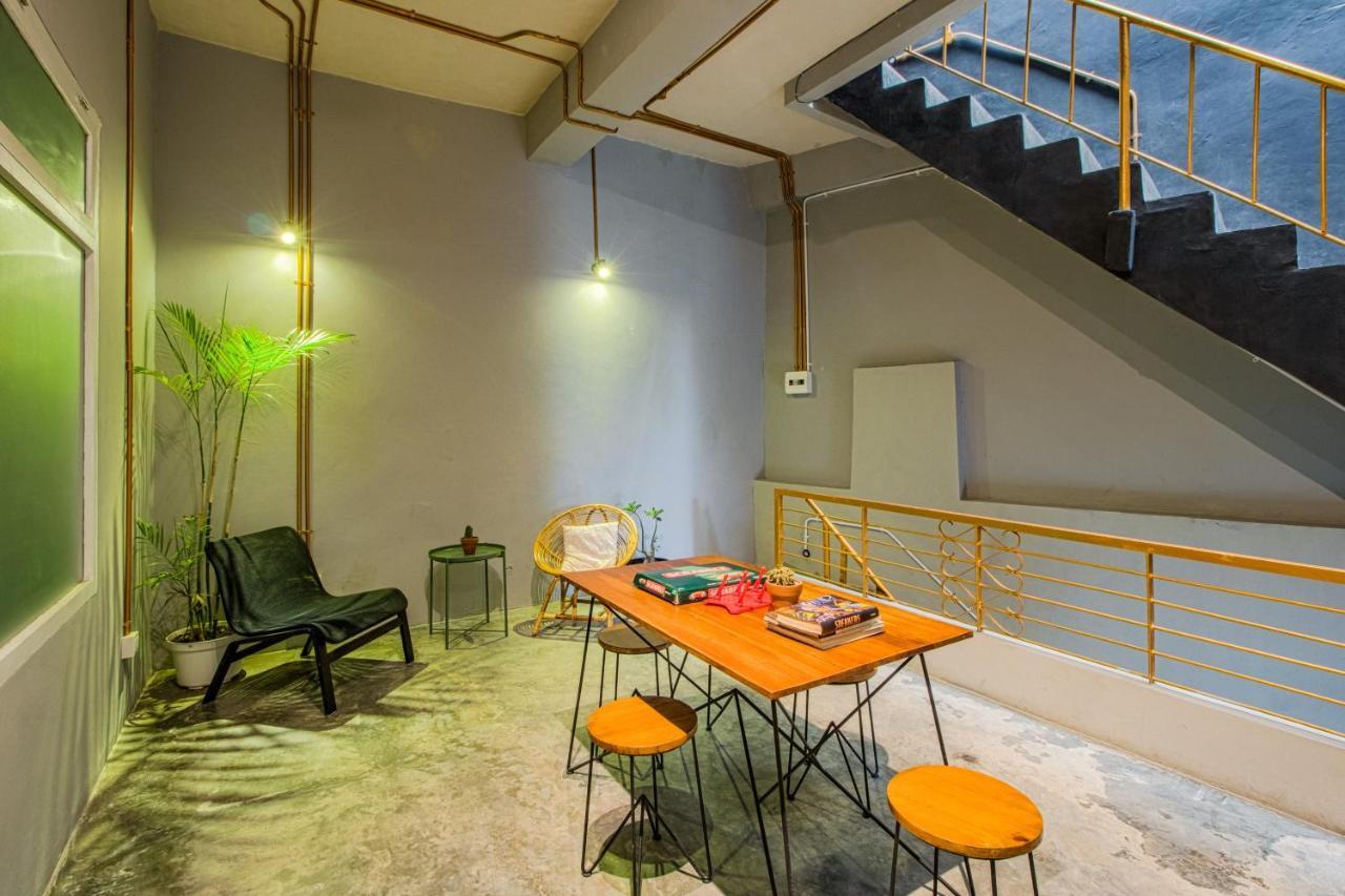 โกโล โกโล Hostel Kejayan ภายนอก รูปภาพ