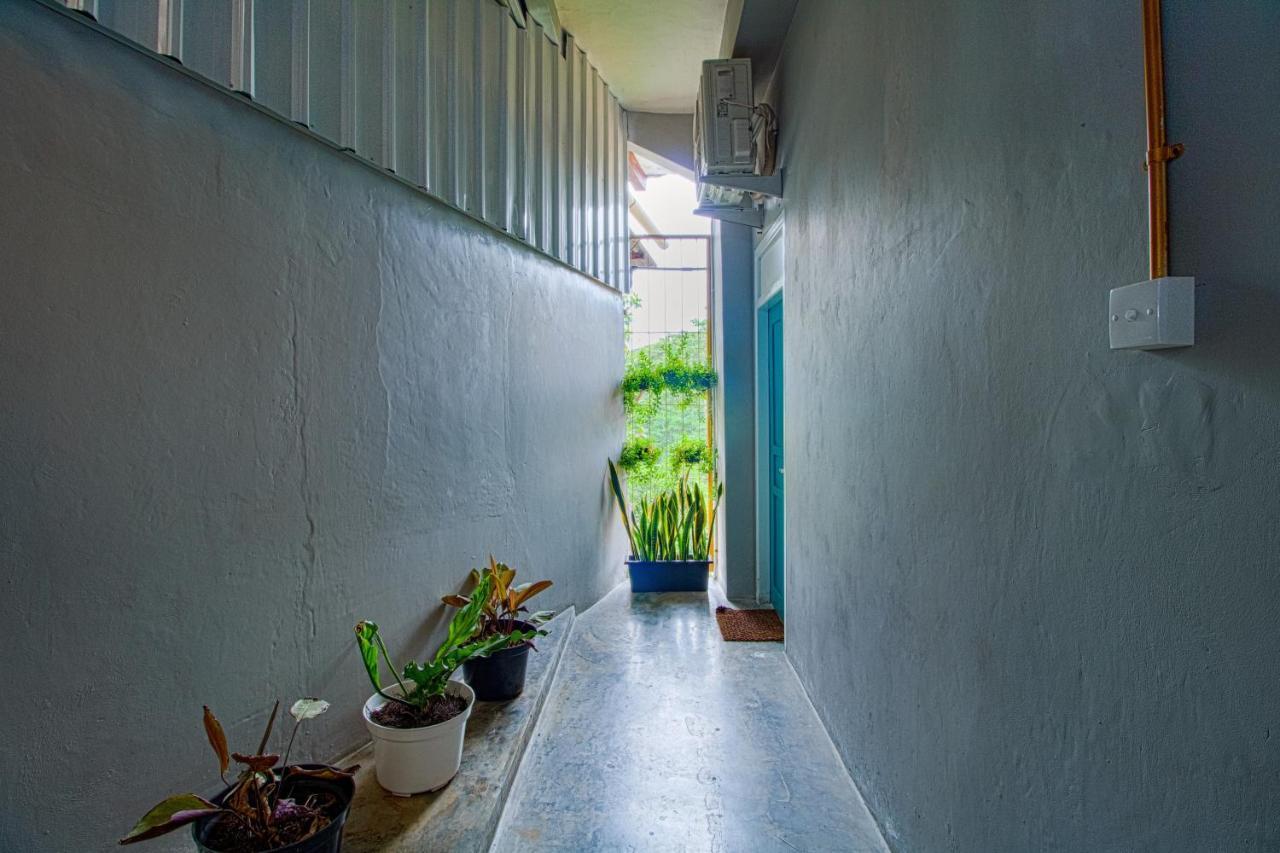 โกโล โกโล Hostel Kejayan ภายนอก รูปภาพ
