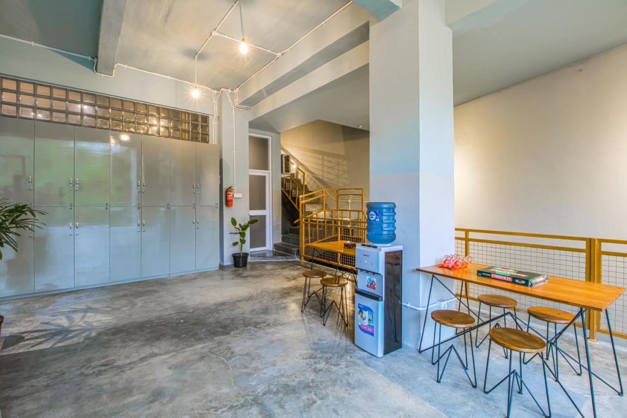 โกโล โกโล Hostel Kejayan ภายนอก รูปภาพ